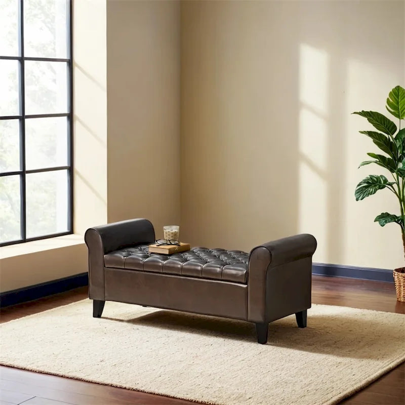 Banc de rangement en velours ivoire capitonné avec accoudoirs volutes, plateau relevable à fermeture amortie et pieds fuselés en bois