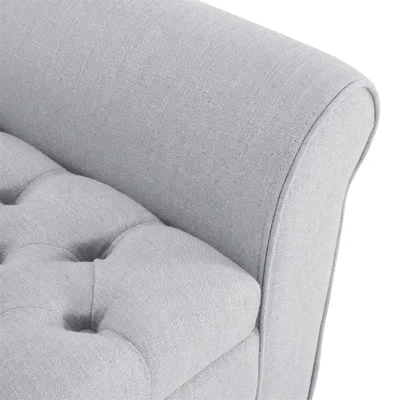 Banc de rangement en velours ivoire capitonné avec accoudoirs volutes, plateau relevable à fermeture amortie et pieds fuselés en bois