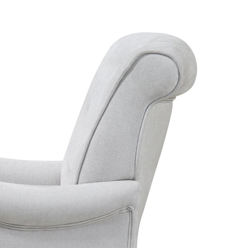 Fauteuil d'appoint à dossier haut en chenille couleur avoine, avec accoudoirs, dossier capitonné et pieds tournés en bois, style rétro