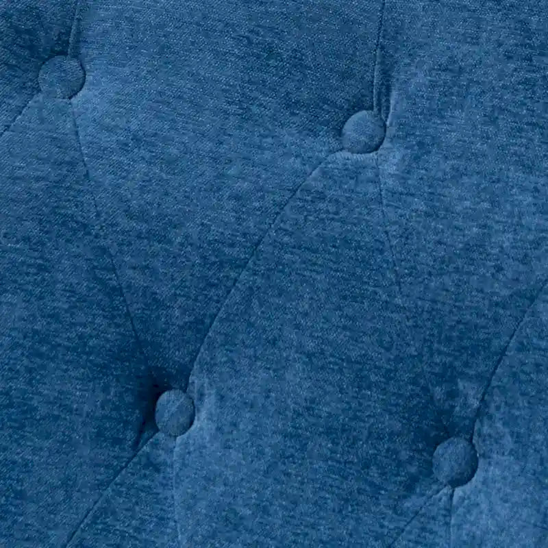 Fauteuil d'appoint à dossier haut en chenille couleur avoine, avec accoudoirs, dossier capitonné et pieds tournés en bois, style rétro