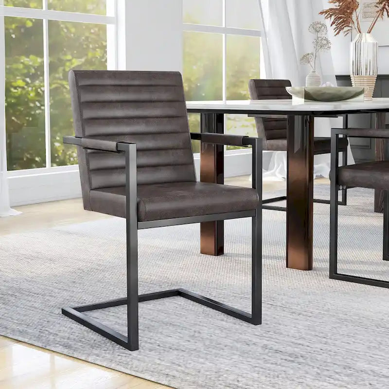 Fauteuil de salle à manger cantilever avec accoudoirs, capitonnage en forme de canal, en similicuir marron, piétement traîneau en acier noir, lot de 2