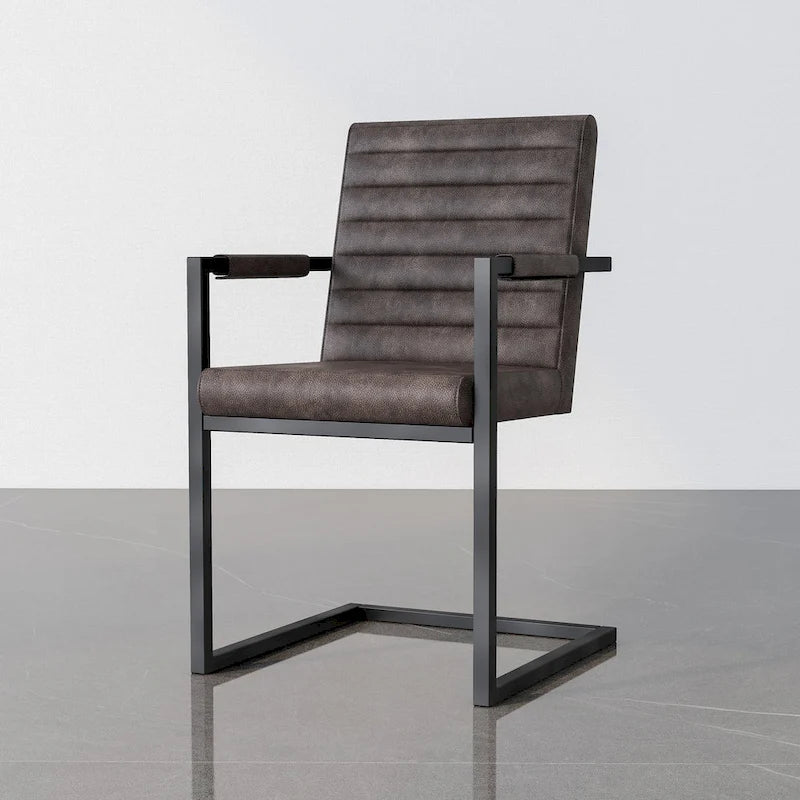 Fauteuil de salle à manger cantilever avec accoudoirs, capitonnage en forme de canal, en similicuir marron, piétement traîneau en acier noir, lot de 2