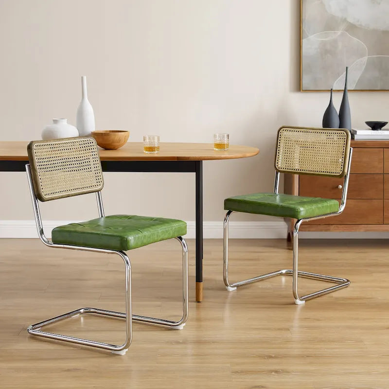 Chaise de salle à manger cantilever blanc cassé, dossier en cannage, structure chromée, assise en similicuir