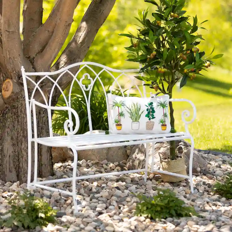 Banc de jardin en fer forgé blanc, dossier arqué, volutes, intérieur/extérieur, porche