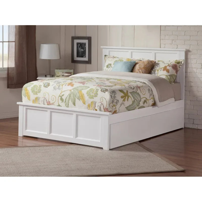 Lit plateforme Queen en bois massif avec tête et pied de lit à panneaux surélevés, 2 tiroirs sous le lit, chargement USB