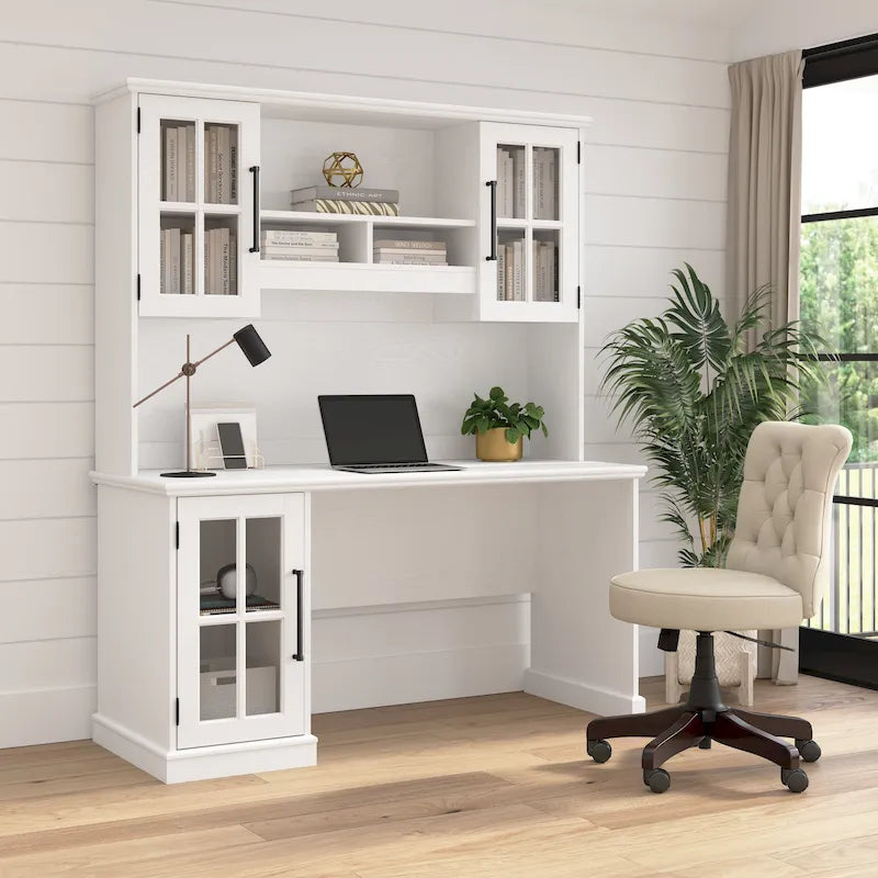Bureau informatique en frêne blanc avec huche, armoire à porte vitrée, gestion des câbles, style ferme