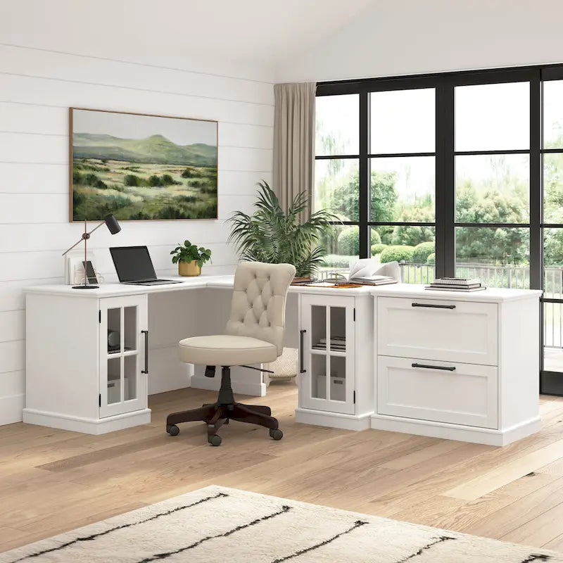 Bureau informatique en frêne blanc avec huche, armoire à porte vitrée, gestion des câbles, style ferme