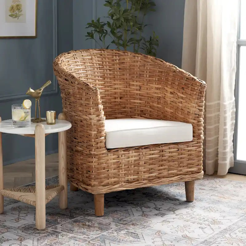 Fauteuil d'appoint en rotin tissé à la main Honey avec coussin d'assise en coton blanc et pieds en bois