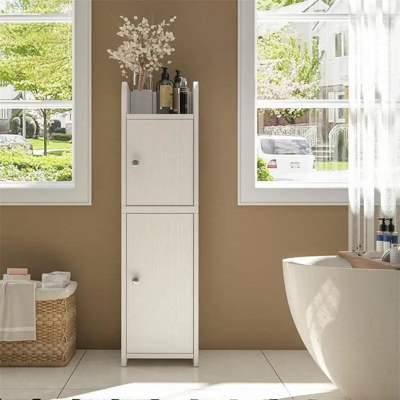 Meuble Colonne Salle de Bain Étroit Blanc 2 Portes Magnétiques Étagères Réglables Dessus Ouvert Anti-Basculement MDF