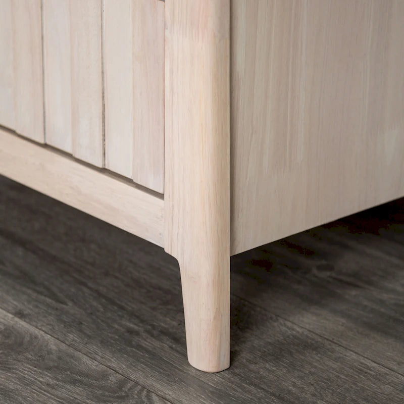 Commode double à 6 tiroirs en bois massif blanc lavé, tenon et mortaise, queue d'aronde, cannelures verticales, pieds évasés